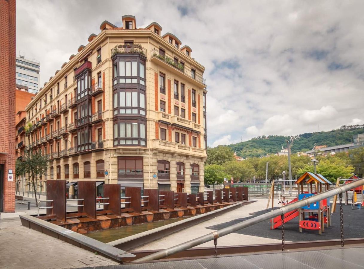 Vivienda Turistica De Prestancia Junto A La Ria De Nervion Bilbao Bagian luar foto